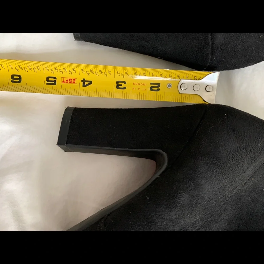 Sure cute over the knee boots with ties - Picture 3 of 8